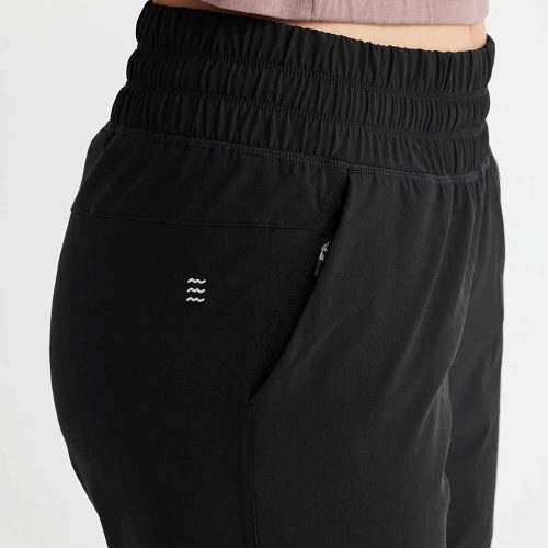 breeze pullon jogger black women 4 1 2600x2800 crop center 88d0fc5c a5a4 4d9d bc82 1dddebd47246