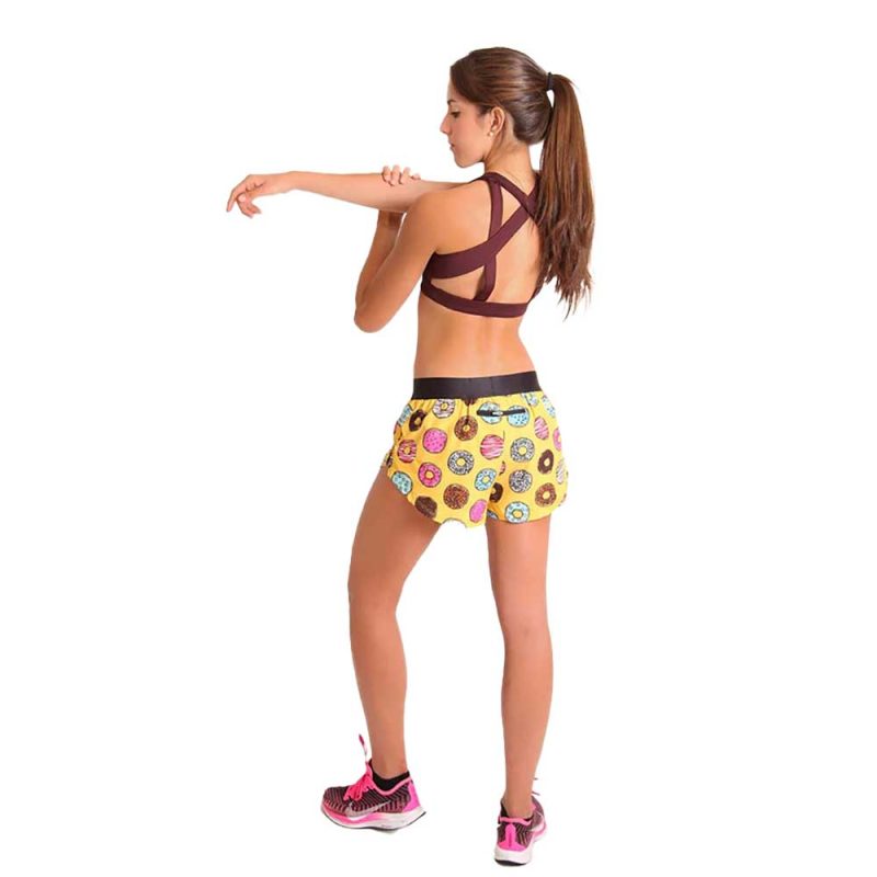 chicknlegs womens 1.5 inch donuts running shorts arm stretching